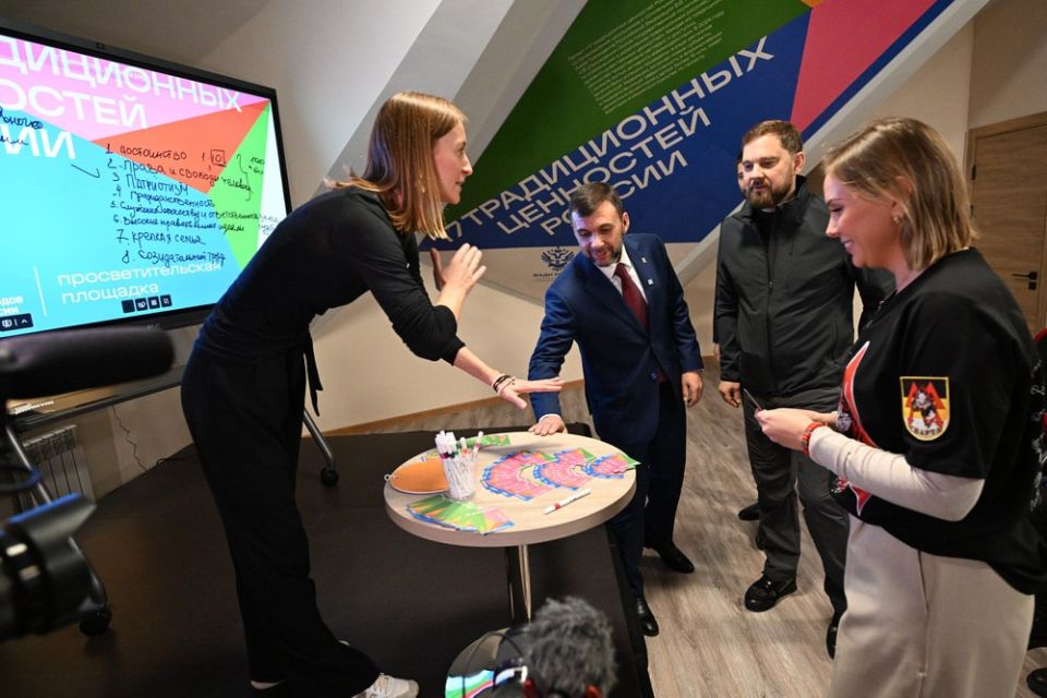 Денис Пушилин: Открыли в Донецке Дом народов России вместе с руководителем Федерального агентства по делам национальностей Игорем Бариновым и сенатором РФ от ДНР Александром Волошиным Денис Пушилин: Открыли в Донецке Дом народов России вместе с руководителем Федерального агентства по делам национальностей Игорем Бариновым и сенатором РФ от ДНР Александром Волошиным