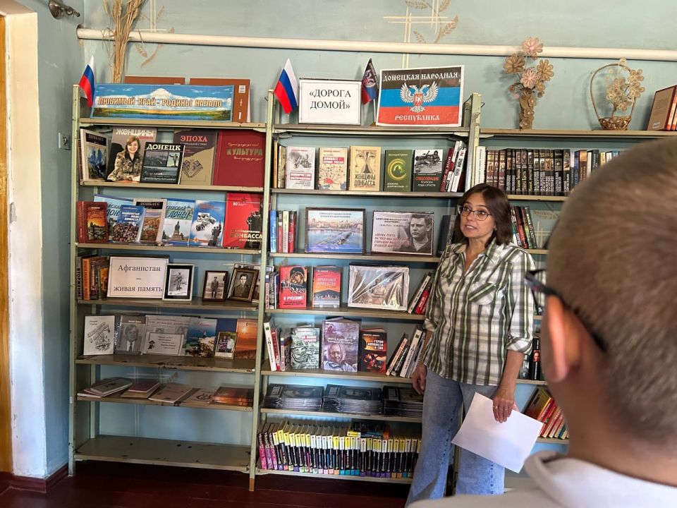 30.09.2025 г.В Вольненской библиотеке совместно с МБУ «Вольненский СДК» прошел патриотический час «Дорога домой», посвященный Дню возвращения ДНР в состав России 30.09.2025 г.В Вольненской библиотеке совместно с МБУ «Вольненский СДК» прошел патриотический час «Дорога домой», посвященный Дню возвращения ДНР в состав России