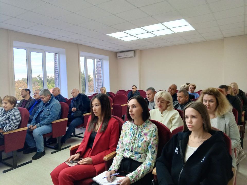 29 сентября 2025 года, в соответствии с поручением Главы Донецкой Народной Республики Дениса Владимировича Пушилина, депутатами Ясиноватского муниципального совета Донецкой Народной Республики, представляющими фракцию... 29 сентября 2025 года, в соответствии с поручением Главы Донецкой Народной Республики Дениса Владимировича Пушилина, депутатами Ясиноватского муниципального совета Донецкой Народной Республики, представляющими фракцию...