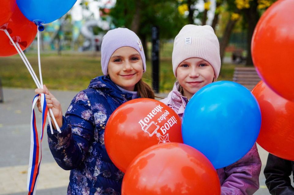 Елена Рязанцева: Донбасс – сердце России!. 30 сентября мы отмечаем День воссоединения Донецкой и Луганской Народных Республик, Запорожской и Херсонской областей с Российской Федерацией Елена Рязанцева: Донбасс – сердце России!. 30 сентября мы отмечаем День воссоединения Донецкой и Луганской Народных Республик, Запорожской и Херсонской областей с Российской Федерацией