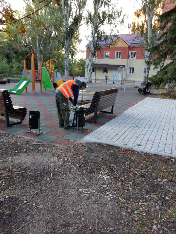 С заботой об округе.. За 29.09.2025 года сотрудниками МУП АГЯ «ЖЭК» выполнены следующие виды работ: выполнены работы по уборке придомовой территории по адресам: С заботой об округе.. За 29.09.2025 года сотрудниками МУП АГЯ «ЖЭК» выполнены следующие виды работ: выполнены работы по уборке придомовой территории по адресам: