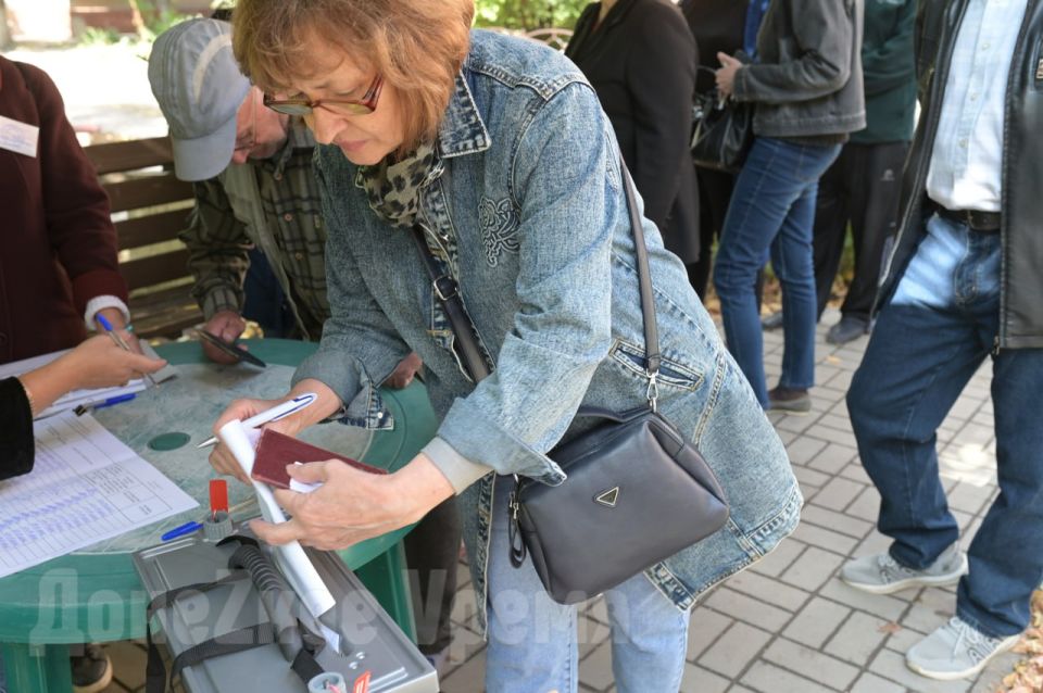 “Так долго ждали”: жители ДНР рассказали, как три года назад на Референдуме выбрали Россию “Так долго ждали”: жители ДНР рассказали, как три года назад на Референдуме выбрали Россию