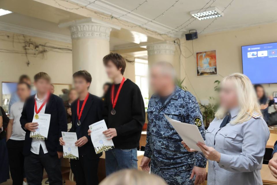 Сотрудники ГУФСИН России по ДНР и юные шахматисты приняли участие в шахматном турнире Сотрудники ГУФСИН России по ДНР и юные шахматисты приняли участие в шахматном турнире