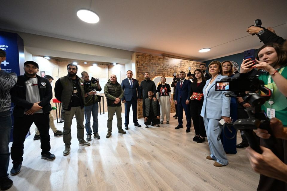 Денис Пушилин: Открыли в Донецке Дом народов России вместе с руководителем Федерального агентства по делам национальностей Игорем Бариновым и сенатором РФ от ДНР Александром Волошиным Денис Пушилин: Открыли в Донецке Дом народов России вместе с руководителем Федерального агентства по делам национальностей Игорем Бариновым и сенатором РФ от ДНР Александром Волошиным