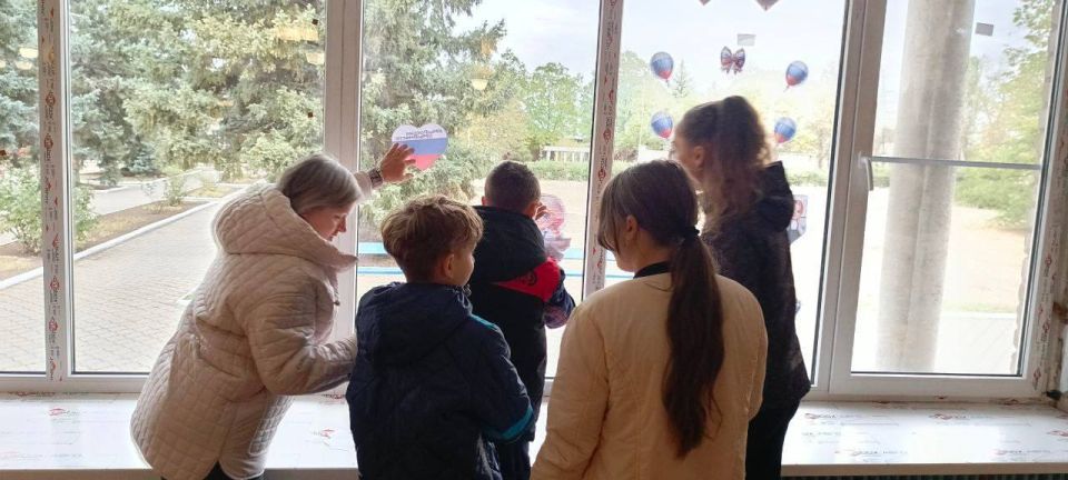 День воссоединения Донбасса с Россией — это значимый праздник, который объединяет жителей нашей Республики, нашего округа День воссоединения Донбасса с Россией — это значимый праздник, который объединяет жителей нашей Республики, нашего округа