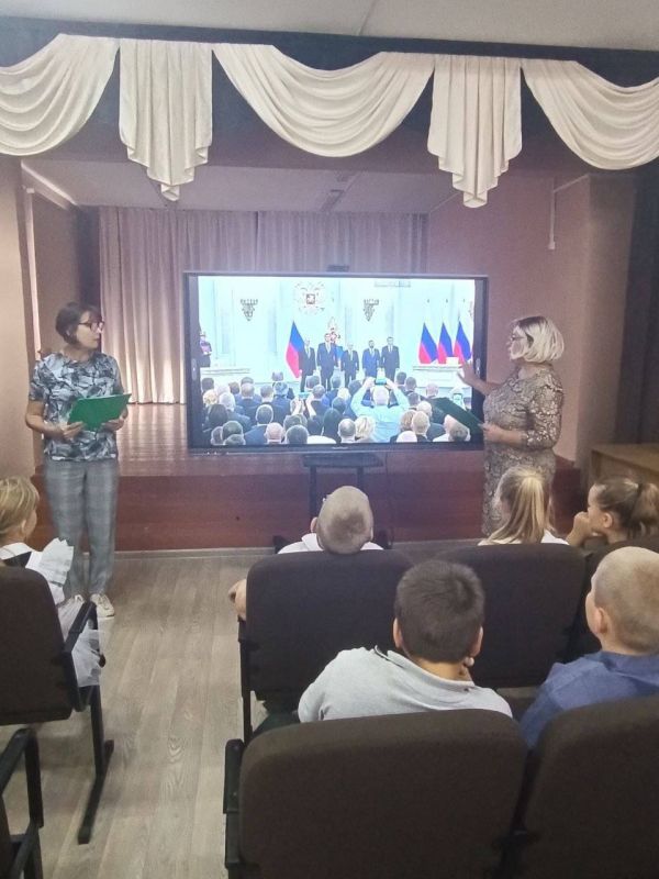 В рамках проекта «Историческая память» и «Культура малой Родины» в библиотечной системе Мангушского округа прошёл масштабный цикл патриотических мероприятий, приуроченных ко Дню воссоединения новых территорий с Российской... В рамках проекта «Историческая память» и «Культура малой Родины» в библиотечной системе Мангушского округа прошёл масштабный цикл патриотических мероприятий, приуроченных ко Дню воссоединения новых территорий с Российской...
