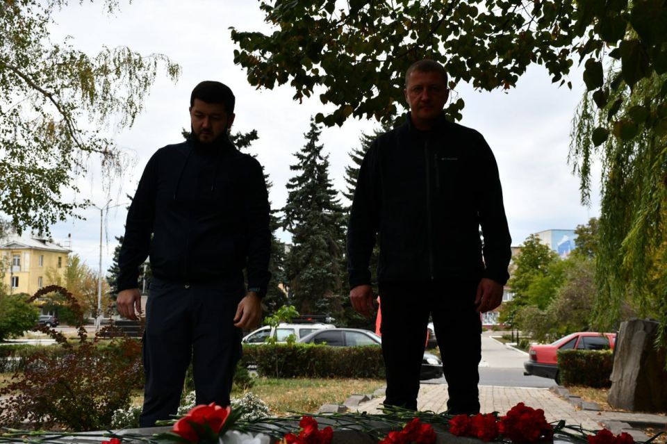 Сергей Желновач: В значимый для всех жителей Донбасса праздник - День воссоединения России с Донецкой Народной Республикой, Луганской Народной Республикой, Запорожской и Херсонской областями вместе с председателем... Сергей Желновач: В значимый для всех жителей Донбасса праздник - День воссоединения России с Донецкой Народной Республикой, Луганской Народной Республикой, Запорожской и Херсонской областями вместе с председателем...