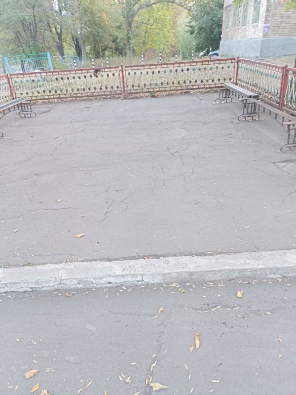 С заботой об округе.. За 29.09.2025 года сотрудниками МУП АГЯ «ЖЭК» выполнены следующие виды работ: выполнены работы по уборке придомовой территории по адресам: С заботой об округе.. За 29.09.2025 года сотрудниками МУП АГЯ «ЖЭК» выполнены следующие виды работ: выполнены работы по уборке придомовой территории по адресам: