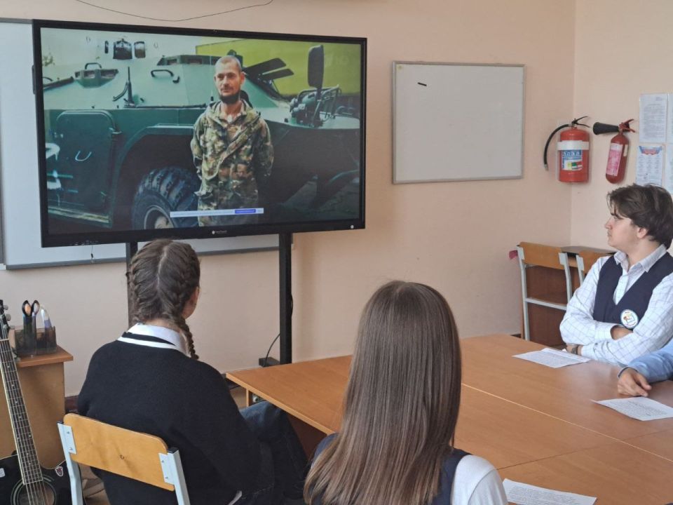 "Мы вместе!" – под таким вдохновляющим девизом состоялся телемост, объединивший школьников из Гусь-Хрустального и Докучаевска "Мы вместе!" – под таким вдохновляющим девизом состоялся телемост, объединивший школьников из Гусь-Хрустального и Докучаевска