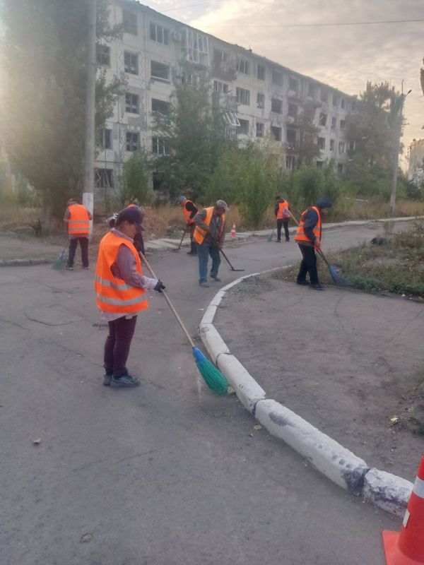 С заботой об округе.. За 29.09.2025 года сотрудниками МУП АГЯ «ЖЭК» выполнены следующие виды работ: выполнены работы по уборке придомовой территории по адресам: С заботой об округе.. За 29.09.2025 года сотрудниками МУП АГЯ «ЖЭК» выполнены следующие виды работ: выполнены работы по уборке придомовой территории по адресам: