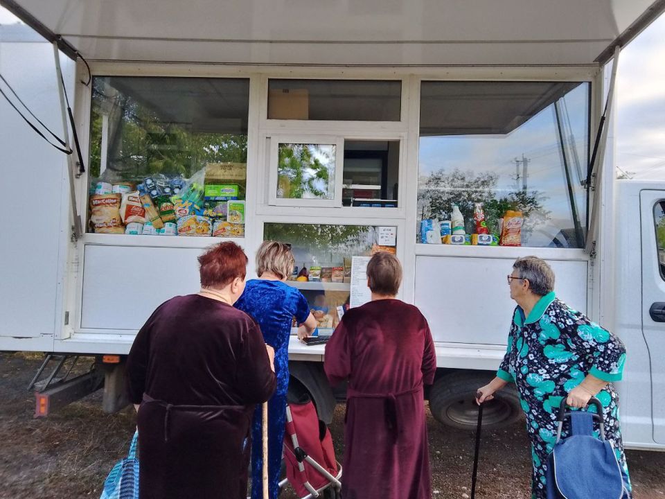 С 27 по 30 сентября 2025 года осуществлена выездная торговля с использованием автомагазинов в населенных пунктах городских округов Донецк, Докучаевск, Горловка, Мариуполь, на территории г. Авдеевка, также Волновахского... С 27 по 30 сентября 2025 года осуществлена выездная торговля с использованием автомагазинов в населенных пунктах городских округов Донецк, Докучаевск, Горловка, Мариуполь, на территории г. Авдеевка, также Волновахского...