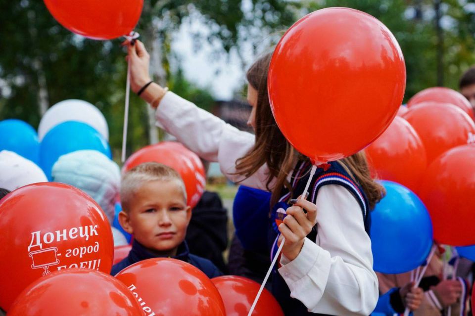 Елена Рязанцева: Донбасс – сердце России!. 30 сентября мы отмечаем День воссоединения Донецкой и Луганской Народных Республик, Запорожской и Херсонской областей с Российской Федерацией Елена Рязанцева: Донбасс – сердце России!. 30 сентября мы отмечаем День воссоединения Донецкой и Луганской Народных Республик, Запорожской и Херсонской областей с Российской Федерацией
