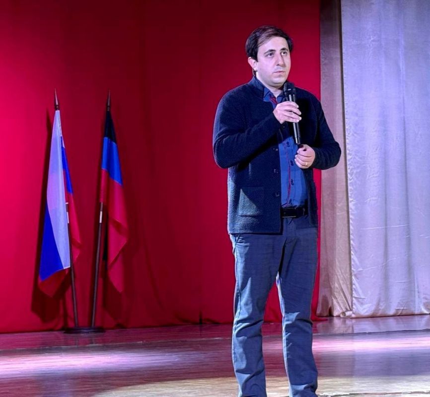 В Ждановке прошёл концерт, посвящённый Дню воссоединения Донбасса с Россией В Ждановке прошёл концерт, посвящённый Дню воссоединения Донбасса с Россией