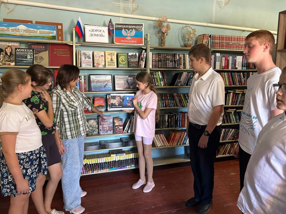 30.09.2025 г.В Вольненской библиотеке совместно с МБУ «Вольненский СДК» прошел патриотический час «Дорога домой», посвященный Дню возвращения ДНР в состав России 30.09.2025 г.В Вольненской библиотеке совместно с МБУ «Вольненский СДК» прошел патриотический час «Дорога домой», посвященный Дню возвращения ДНР в состав России