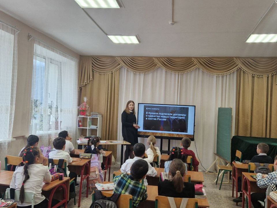 Наша Республика отметила День воссоединения Донецкой Народной Республики, Луганской Народной Республики, Запорожской и Херсонской областей с Российской Федерацией Наша Республика отметила День воссоединения Донецкой Народной Республики, Луганской Народной Республики, Запорожской и Херсонской областей с Российской Федерацией