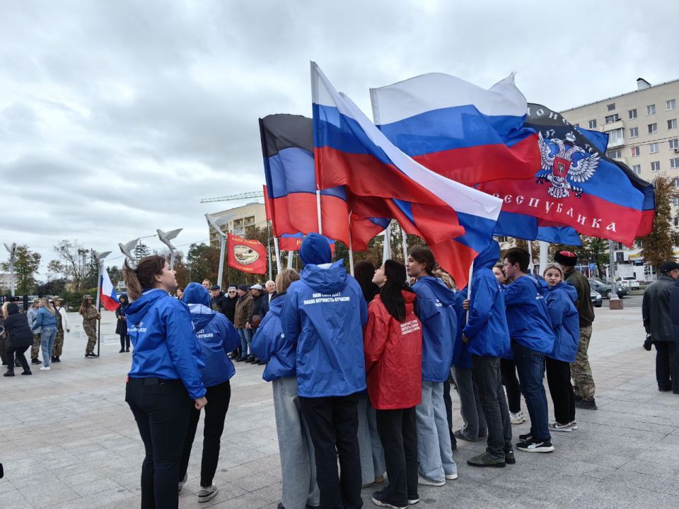Сегодня - День воссоединения ДНР, ЛНР, Запорожской и Херсонской областей с Россией Сегодня - День воссоединения ДНР, ЛНР, Запорожской и Херсонской областей с Россией