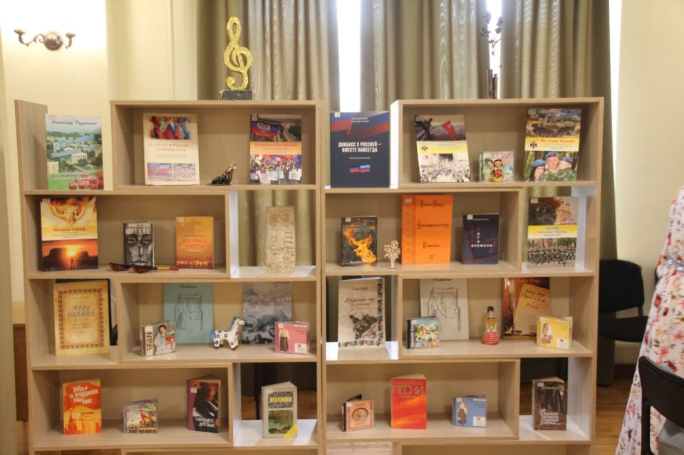 Михаил Желтяков: В 3-ю годовщину Воссоединения Донецкой Народной Республики с Российской Федерацией, 30 сентября, во всех городских и муниципальных округах прошли праздничные мероприятия, объединённые одной великой темой –... Михаил Желтяков: В 3-ю годовщину Воссоединения Донецкой Народной Республики с Российской Федерацией, 30 сентября, во всех городских и муниципальных округах прошли праздничные мероприятия, объединённые одной великой темой –...