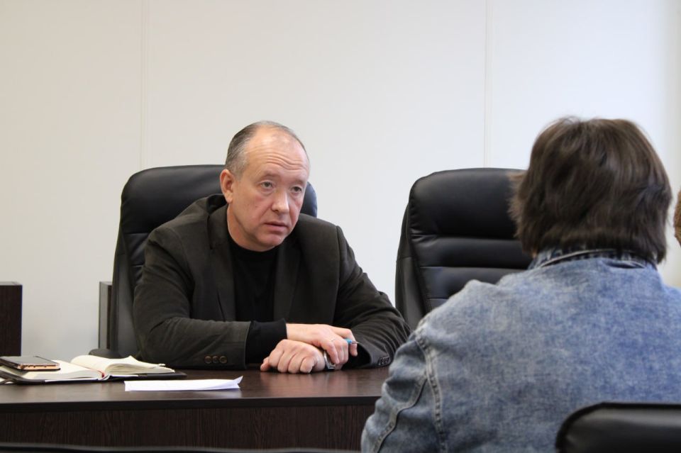 Заместитель главы администрации городского округа Горловка Игорь Горбатов провел прием граждан Заместитель главы администрации городского округа Горловка Игорь Горбатов провел прием граждан