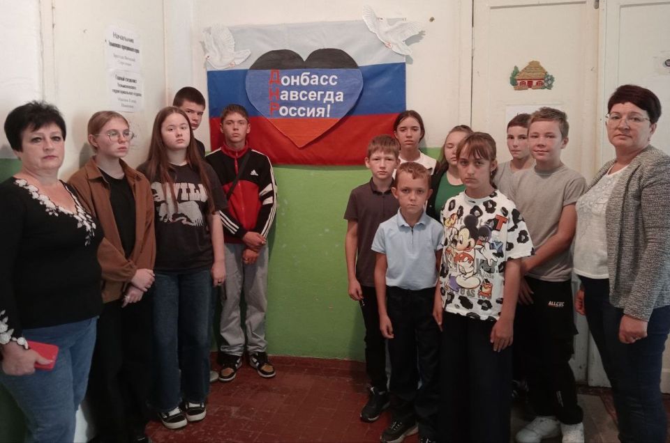 В муниципалитетах ДНР отпраздновали День воссоединения Донбасса с Россией (2) В муниципалитетах ДНР отпраздновали День воссоединения Донбасса с Россией (2)