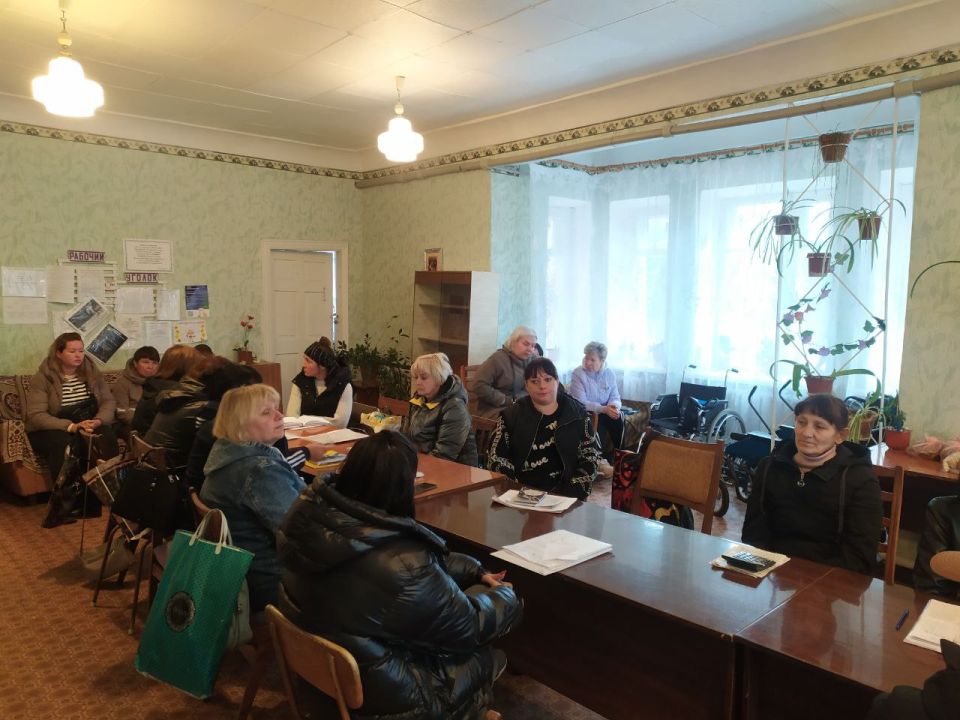 Сегодня, 01 октября, в городском округе Торез состоялась встреча заместителя главы администрации городского округа Ольги Дедух с сотрудниками ГБУСО "Комплексный центр социального обслуживания населения города Тореза"... Сегодня, 01 октября, в городском округе Торез состоялась встреча заместителя главы администрации городского округа Ольги Дедух с сотрудниками ГБУСО "Комплексный центр социального обслуживания населения города Тореза"...