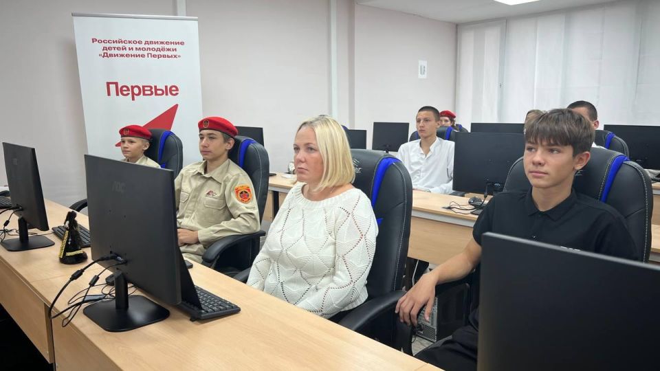 Между Владимиром и Кировским прошел телемост Между Владимиром и Кировским прошел телемост