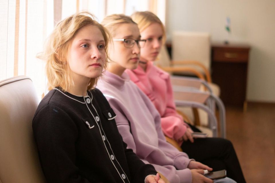 Молодежь Ленобласти и Енакиево обсудили грантовую поддержку и социальное проектирование Молодежь Ленобласти и Енакиево обсудили грантовую поддержку и социальное проектирование