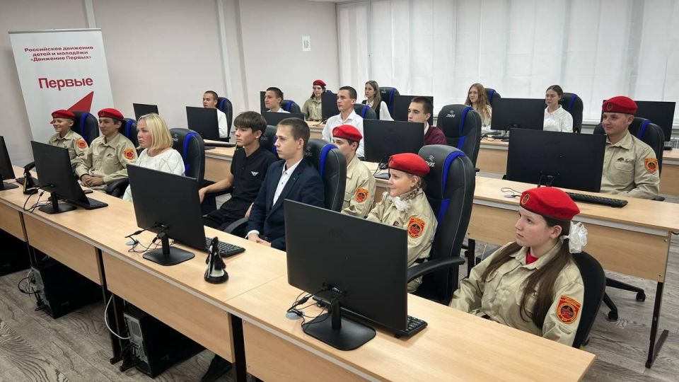Между Владимиром и Кировским прошел телемост Между Владимиром и Кировским прошел телемост