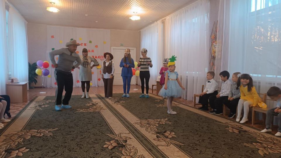 Сегодня, 01 октября, в подготовительной группе «Дюймовочка» ГКДОУ "Детский сад#16"СКАЗКА " Г.О.ТОРЕЗ" ДНР царила праздничная атмосфера в честь Дня пожилого человека Сегодня, 01 октября, в подготовительной группе «Дюймовочка» ГКДОУ "Детский сад#16"СКАЗКА " Г.О.ТОРЕЗ" ДНР царила праздничная атмосфера в честь Дня пожилого человека