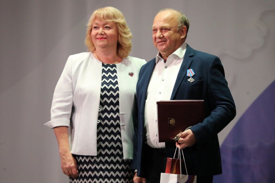 В День воссоединения Представительство ДНР в Москве поблагодарило регионы-шефы, волонтёров, политических и общественных деятелей за неоценимую помощь, оказанную людям Республики В День воссоединения Представительство ДНР в Москве поблагодарило регионы-шефы, волонтёров, политических и общественных деятелей за неоценимую помощь, оказанную людям Республики