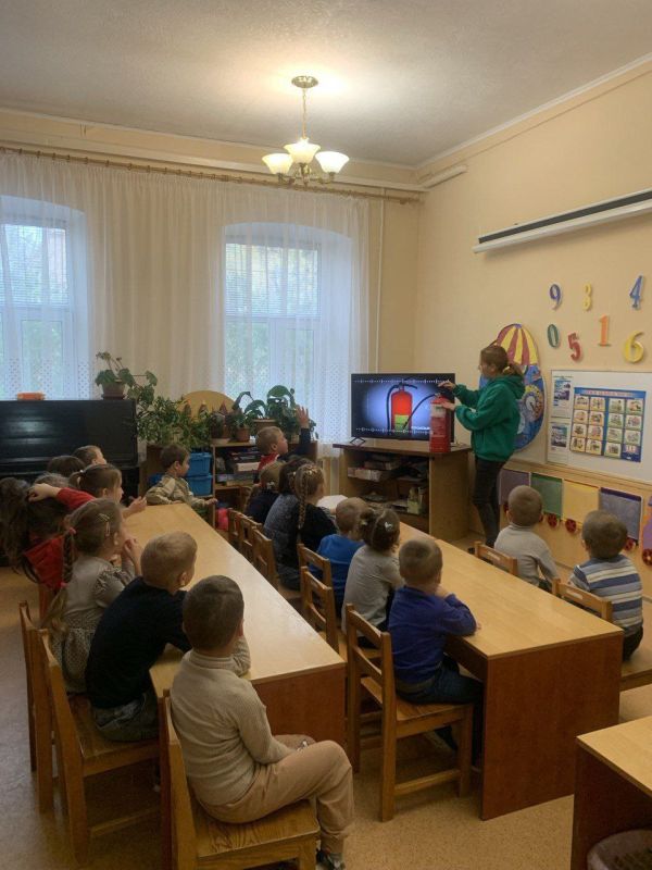 1 октября в детском саду «Ромашка» под девизом «Предупредить, научить, помочь» прошел Всероссийский открытый урок культуры безопасности, приуроченный ко Дню гражданской обороны Российской Федерации 1 октября в детском саду «Ромашка» под девизом «Предупредить, научить, помочь» прошел Всероссийский открытый урок культуры безопасности, приуроченный ко Дню гражданской обороны Российской Федерации