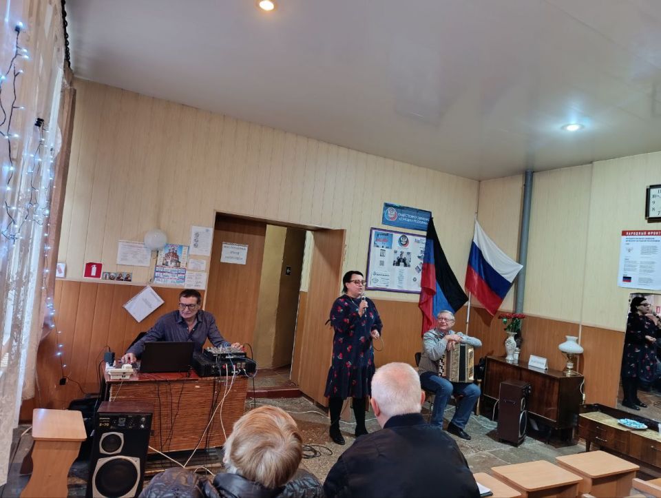 Ко Дню пожилого человека, который традиционно отмечается 1 октября, на территории города Горловка для старшего поколения проводятся различные мероприятия, такие как концерты, выставки и теплые вечера, где пожилые люди могут... Ко Дню пожилого человека, который традиционно отмечается 1 октября, на территории города Горловка для старшего поколения проводятся различные мероприятия, такие как концерты, выставки и теплые вечера, где пожилые люди могут...