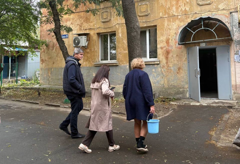 По поручению Главы ДНР Дениса Пушилина 01.10.2025 по адресу: г. Донецк, ул. Кирова,11 состоялась встреча с жителями, на которой присутствовали руководитель Управы Ленинского внутригородского района Татьяна... По поручению Главы ДНР Дениса Пушилина 01.10.2025 по адресу: г. Донецк, ул. Кирова,11 состоялась встреча с жителями, на которой присутствовали руководитель Управы Ленинского внутригородского района Татьяна...