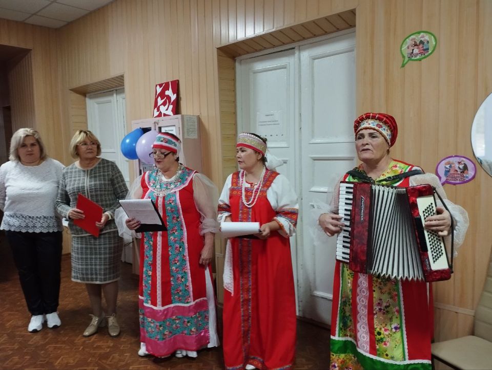 Золотая пора в осенней гармонии: День пожилого человека в Государственном бюджетном учреждении социального обслуживания «Комплексный центр социального обслуживания населения города Енакиево» Золотая пора в осенней гармонии: День пожилого человека в Государственном бюджетном учреждении социального обслуживания «Комплексный центр социального обслуживания населения города Енакиево»