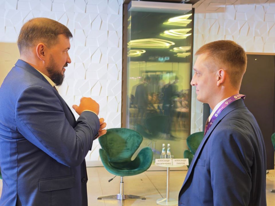 Александр Бондаренко: Принял участие в Круглом столе "Интеллектуальные транспортные системы", провел ряд рабочих встреч Александр Бондаренко: Принял участие в Круглом столе "Интеллектуальные транспортные системы", провел ряд рабочих встреч