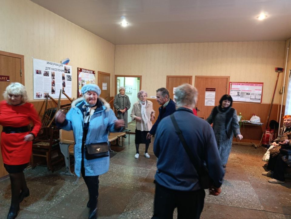 Ко Дню пожилого человека, который традиционно отмечается 1 октября, на территории города Горловка для старшего поколения проводятся различные мероприятия, такие как концерты, выставки и теплые вечера, где пожилые люди могут... Ко Дню пожилого человека, который традиционно отмечается 1 октября, на территории города Горловка для старшего поколения проводятся различные мероприятия, такие как концерты, выставки и теплые вечера, где пожилые люди могут...