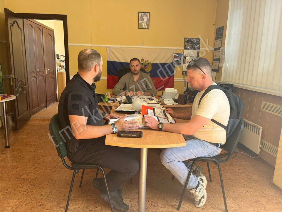 «Донбасс. СВОИ герои» - кадровый конкурс для бывших военнослужащих, который проходит с 3 февраля 2025 года по инициативе Главы ДНР Дениса Пушилина «Донбасс. СВОИ герои» - кадровый конкурс для бывших военнослужащих, который проходит с 3 февраля 2025 года по инициативе Главы ДНР Дениса Пушилина