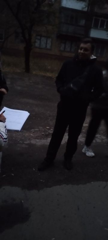 Иван Приходько: В рамках партийного проекта Единой России «Управдом» в Горловке избираются старшие по домам Иван Приходько: В рамках партийного проекта Единой России «Управдом» в Горловке избираются старшие по домам