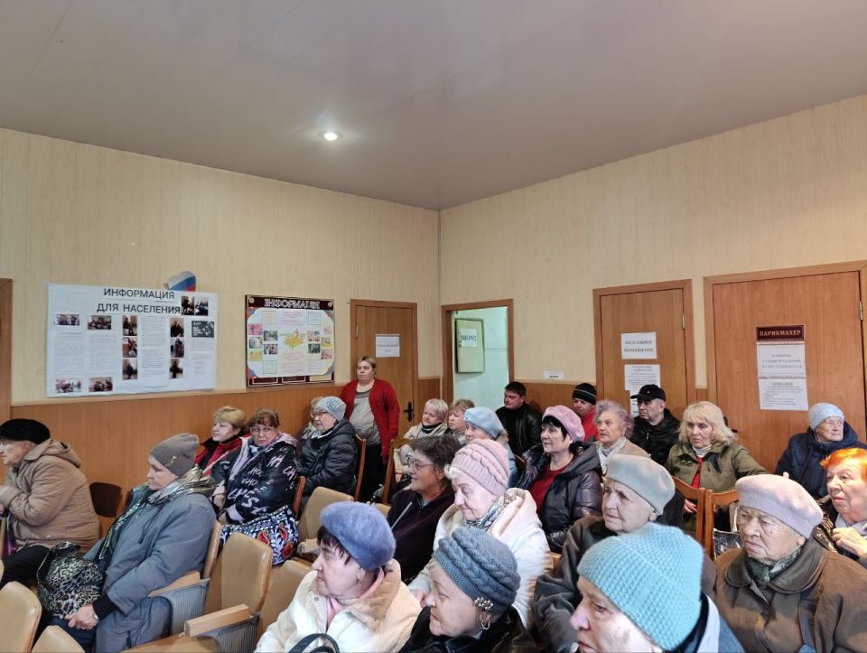 Ко Дню пожилого человека, который традиционно отмечается 1 октября, на территории города Горловка для старшего поколения проводятся различные мероприятия, такие как концерты, выставки и теплые вечера, где пожилые люди могут... Ко Дню пожилого человека, который традиционно отмечается 1 октября, на территории города Горловка для старшего поколения проводятся различные мероприятия, такие как концерты, выставки и теплые вечера, где пожилые люди могут...