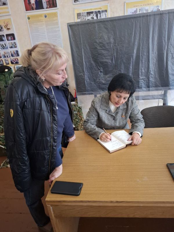 Валентина Харлашка: Сегодня, 1 октября, провела встречу с трудовым коллективом Средней школы № 16 Валентина Харлашка: Сегодня, 1 октября, провела встречу с трудовым коллективом Средней школы № 16