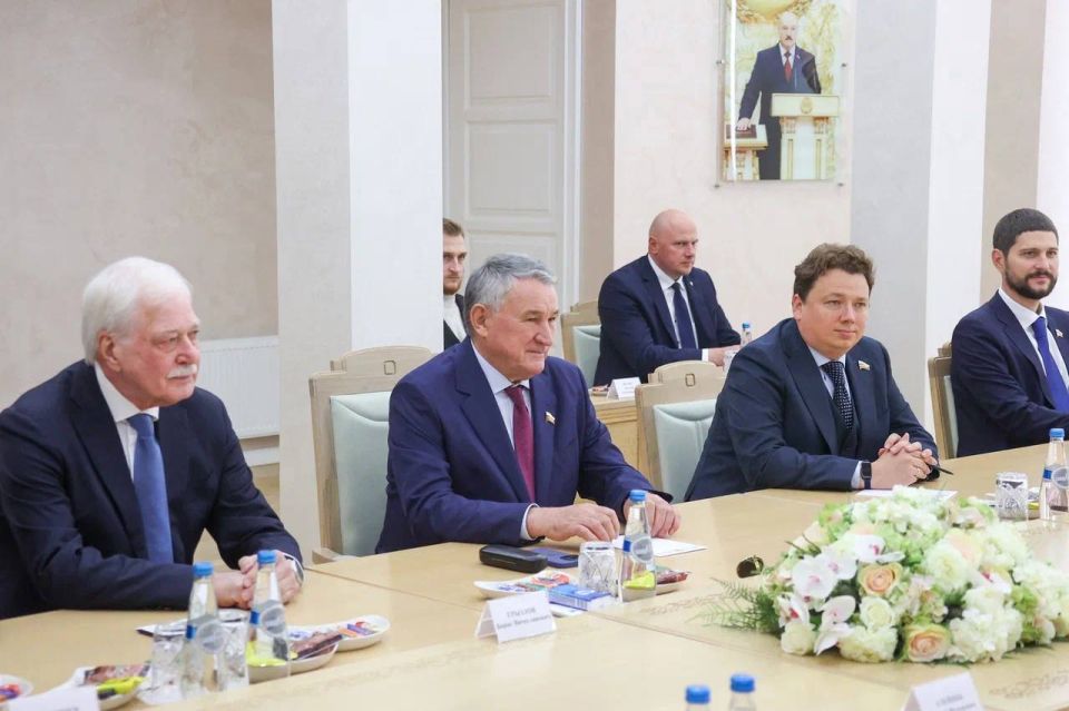 Александр Волошин: Сегодня в составе российской делегации под руководством заместителя Председателя Совета Федерации Юрия Воробьёва с рабочей поездкой находимся Республике Беларусь Александр Волошин: Сегодня в составе российской делегации под руководством заместителя Председателя Совета Федерации Юрия Воробьёва с рабочей поездкой находимся Республике Беларусь
