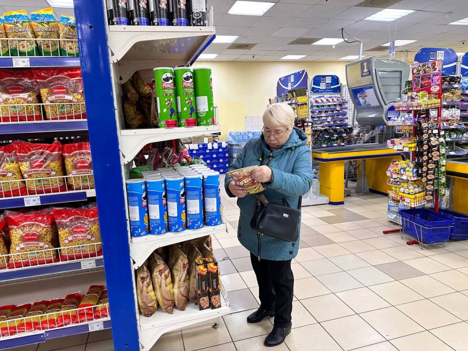 Елена Рязанцева: В Пролетарском внутригородском районе города Донецка прошел плановый рейд Народного контроля совместно с депутатом Народного совета Донецкой Народной Республики Александром Мальковым по соблюдению правил... Елена Рязанцева: В Пролетарском внутригородском районе города Донецка прошел плановый рейд Народного контроля совместно с депутатом Народного совета Донецкой Народной Республики Александром Мальковым по соблюдению правил...