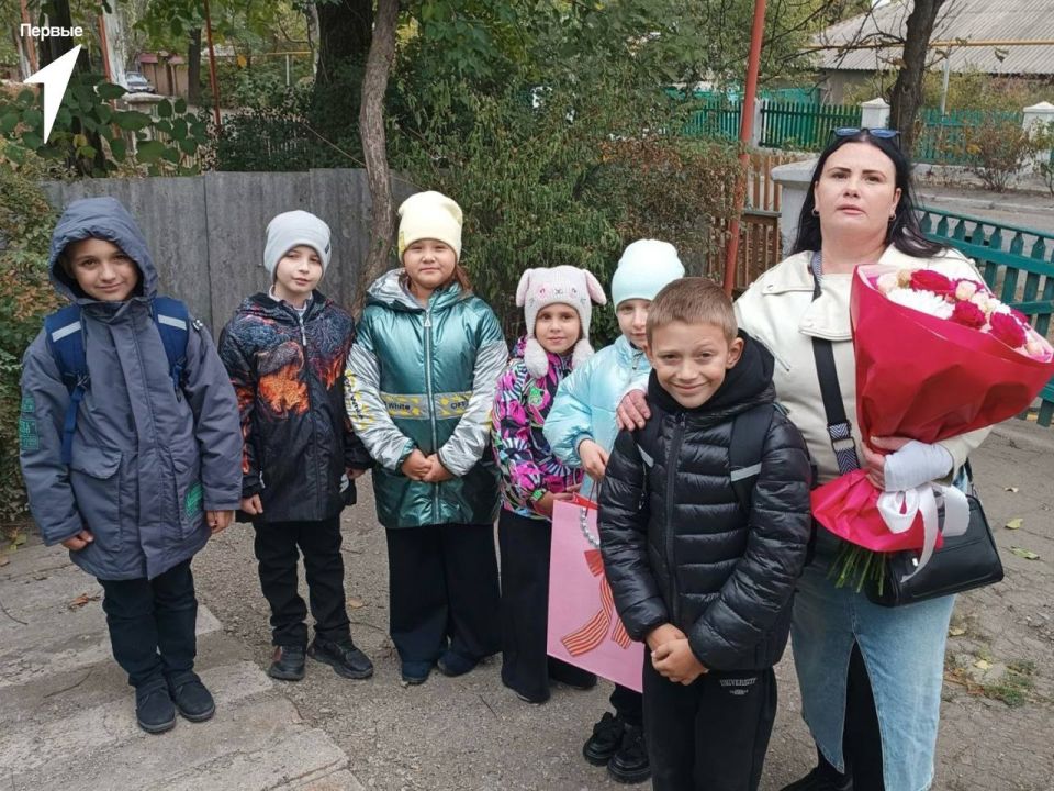 Для самых близких сердцу. 1 октября, когда багрянец листвы укрывает землю, словно теплый плед, сердце осени дарит нам особенный праздник — День пожилых людей! В этот день, наполненный золотым светом и тихой грустью уходящего... Для самых близких сердцу. 1 октября, когда багрянец листвы укрывает землю, словно теплый плед, сердце осени дарит нам особенный праздник — День пожилых людей! В этот день, наполненный золотым светом и тихой грустью уходящего...