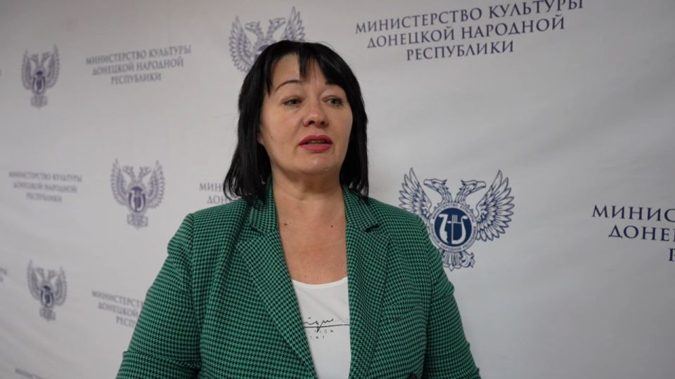 Брифинг, посвященный презентации альбома «Молодая гвардия» Брифинг, посвященный презентации альбома «Молодая гвардия»