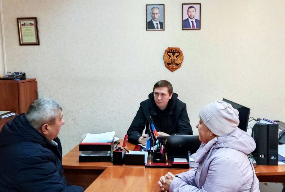 Михаил Меренков: Сегодня в Управе Буденновского внутригородского района Администрации городского округа прошло аппаратное совещание с участием депутата депутата Донецкого городского совета Владимира Кириченко Михаил Меренков: Сегодня в Управе Буденновского внутригородского района Администрации городского округа прошло аппаратное совещание с участием депутата депутата Донецкого городского совета Владимира Кириченко