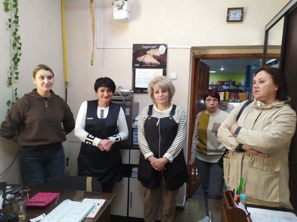 02 октября, Первый заместитель главы администрации городского округа Торез, Анна Макарова провела встречу с трудовым коллективом "ИП Лобазанов" 02 октября, Первый заместитель главы администрации городского округа Торез, Анна Макарова провела встречу с трудовым коллективом "ИП Лобазанов"