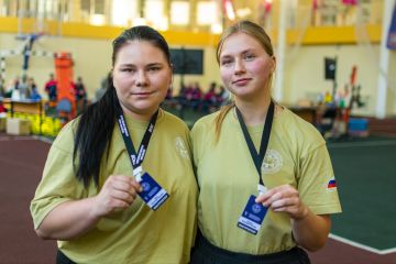 Среди тех, кто в эти дни представляет Донецкое региональное отделение на V Всероссийском слёте студентов-спасателей и добровольцев в ЧС, наши инструкторы — Александра Гриценко и Александра Зуева