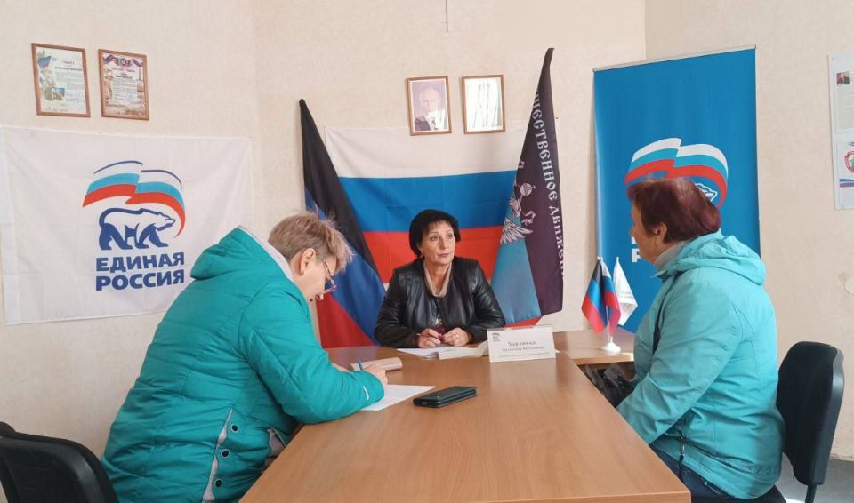 Валентина Харлашка: Сегодня, 2 октября, провела личный прием граждан в общественной приемной Председателя Всероссийской политической партии «Единая Россия» Дмитрия Медведева Советского внутригородского района городского... Валентина Харлашка: Сегодня, 2 октября, провела личный прием граждан в общественной приемной Председателя Всероссийской политической партии «Единая Россия» Дмитрия Медведева Советского внутригородского района городского...