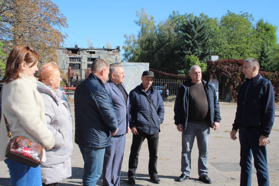 Сегодня, 2 октября, депутат Макеевского городского совета Тарас Сидоренко провел встречу по адресу: г.о. Макеевка, г. Макеевка, ул. Ярошенко, 80 Сегодня, 2 октября, депутат Макеевского городского совета Тарас Сидоренко провел встречу по адресу: г.о. Макеевка, г. Макеевка, ул. Ярошенко, 80