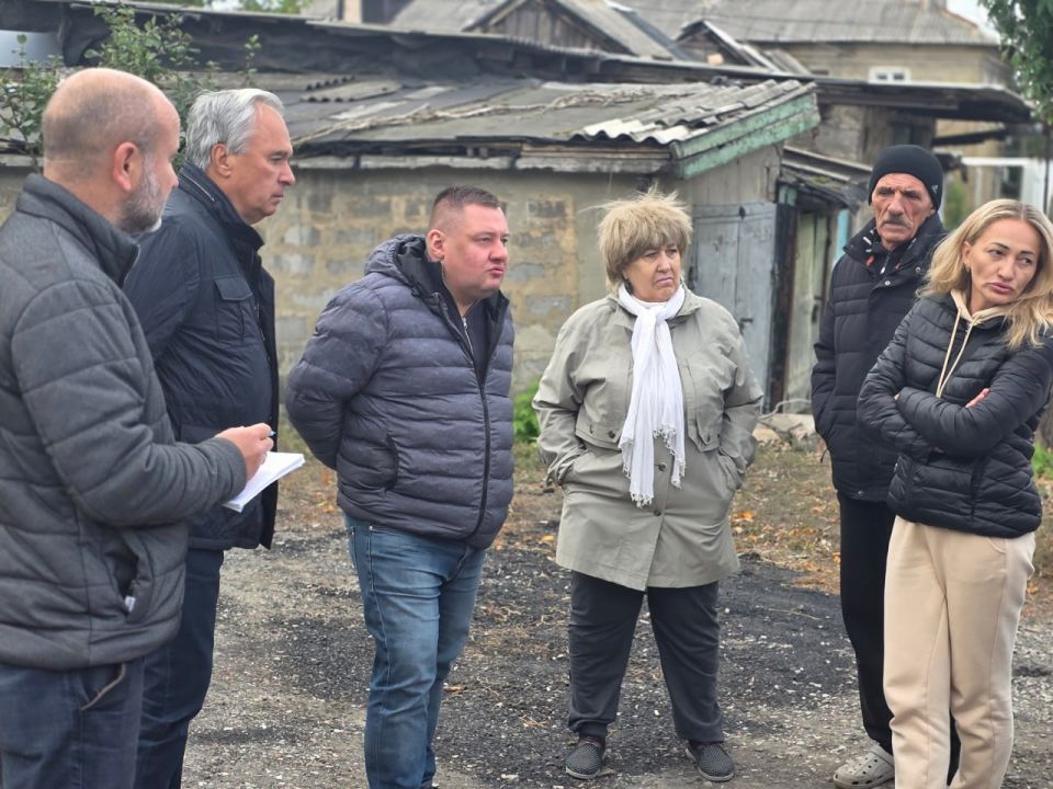 Иван Адамец: Вопросы ЖКХ и благоустройства обсудили с жителями улицы Бутурлиновская Иван Адамец: Вопросы ЖКХ и благоустройства обсудили с жителями улицы Бутурлиновская