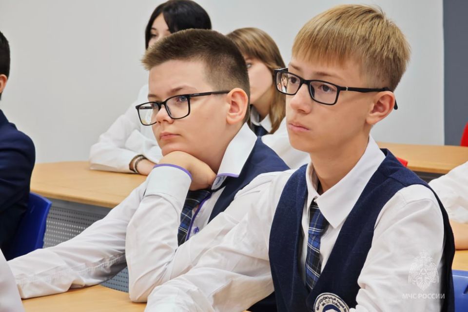 Предупредить и научить: урок ко Дню гражданской обороны Предупредить и научить: урок ко Дню гражданской обороны